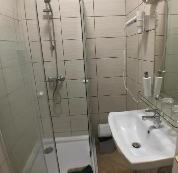 デラックスルーム, Patavár Panzió étterem