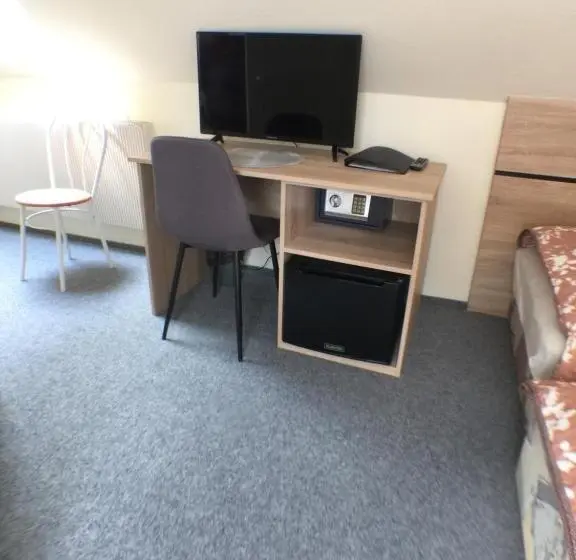 スタンダード４人部屋, Patavár Panzió étterem