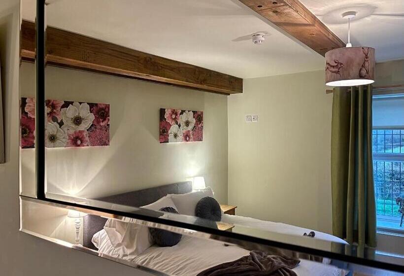 غرفة قياسية, The King & Queen