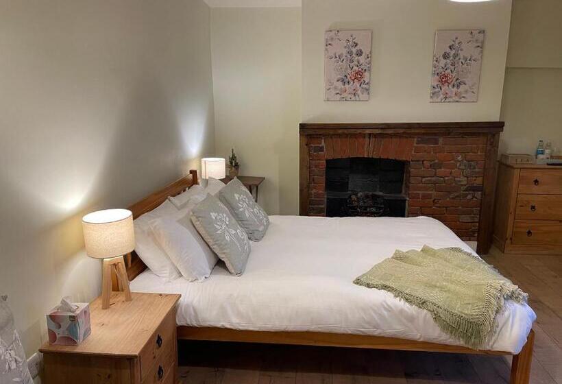 غرفة قياسية, The King & Queen