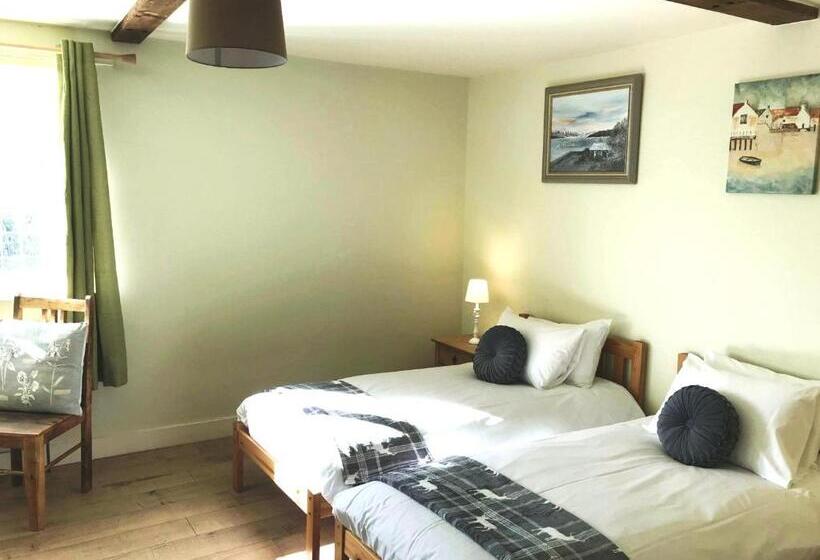 غرفة قياسية ثلاثية, The King & Queen