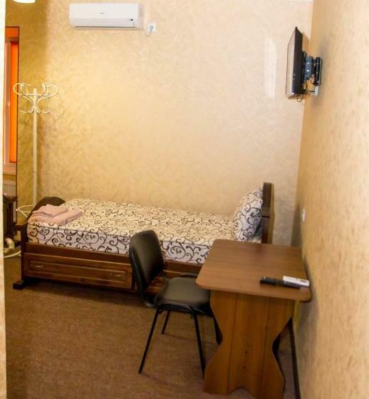 اتاق استاندارد یک نفره, готель гайсин ресторан