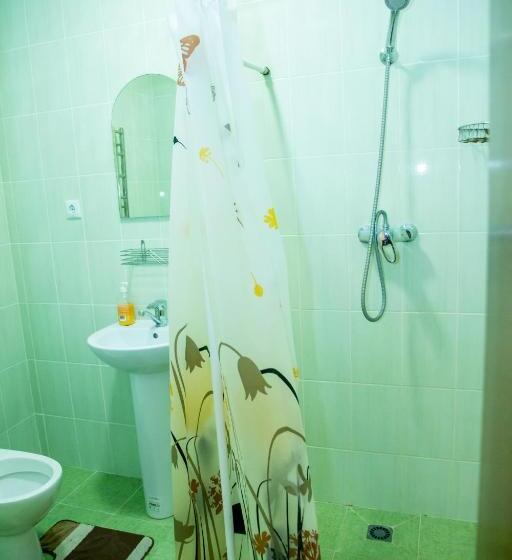 اتاق لوکس سه تخته, готель гайсин ресторан