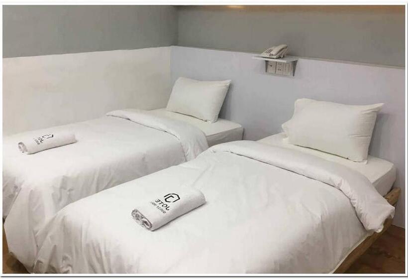 Номер Deluxe, Jotel Guest House Mitra Reddoorz
