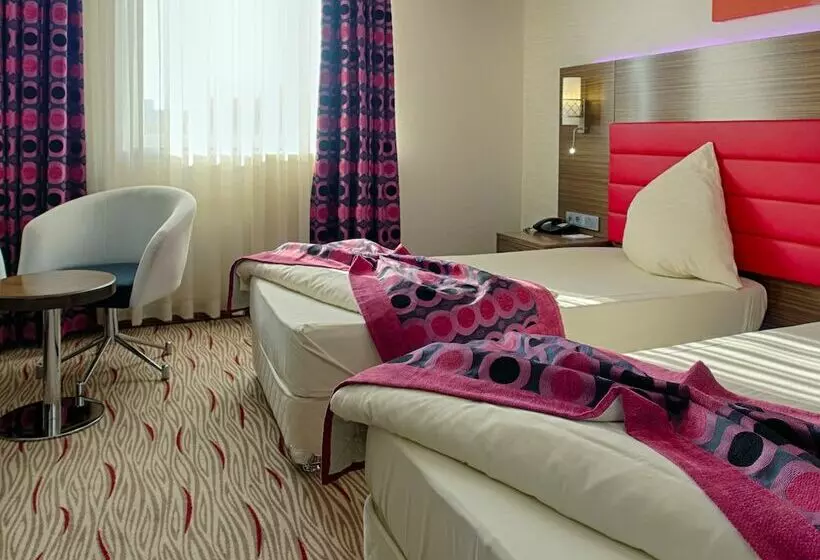 スタンダードトリプルルーム, Airport Global Hotel, Olive Inn