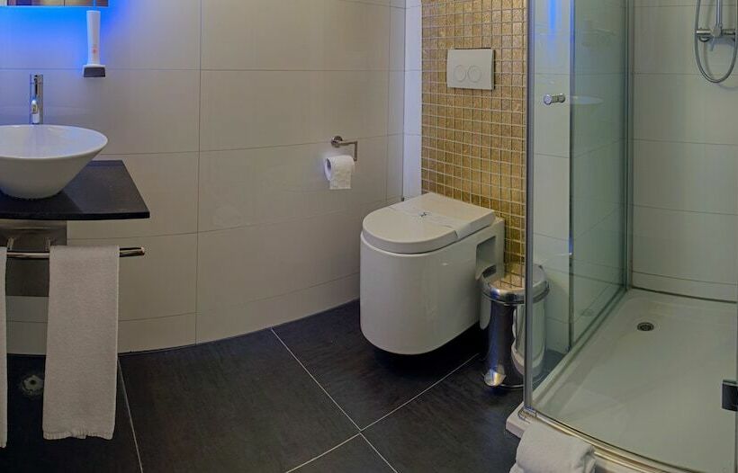 اتاق استاندارد سه نفره, Airport Global Hotel, Olive Inn