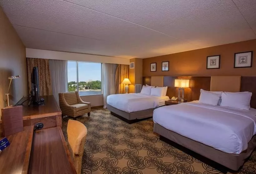 ２ダブルベッドのスタンダードルーム, Doubletree By Hilton Bay City Riverfront