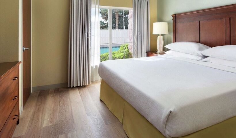 מיטת קינג בסוויטה, Embassy Suites By Hilton Destin Miramar Beach