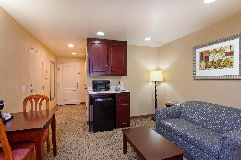 Люкс Кровать Кинг, Holiday Inn Express Hotel & Suites Los Angeles Airport Hawthorne, An Ihg