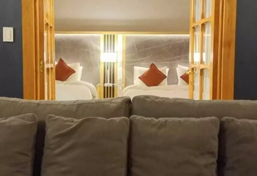 اتاق پنت هاوس, Hosteria Y Restaurante America