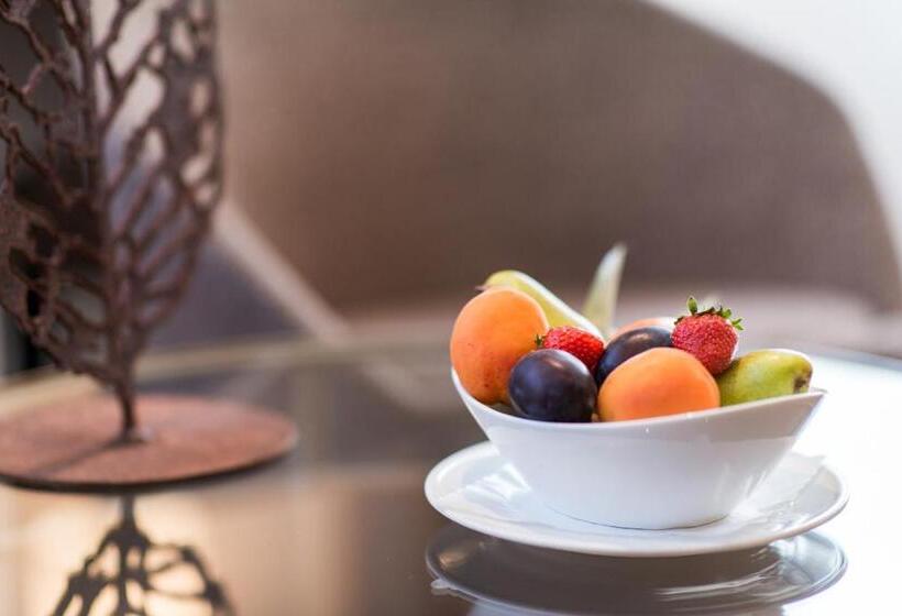 اتاق راحتی, Mistral Superior