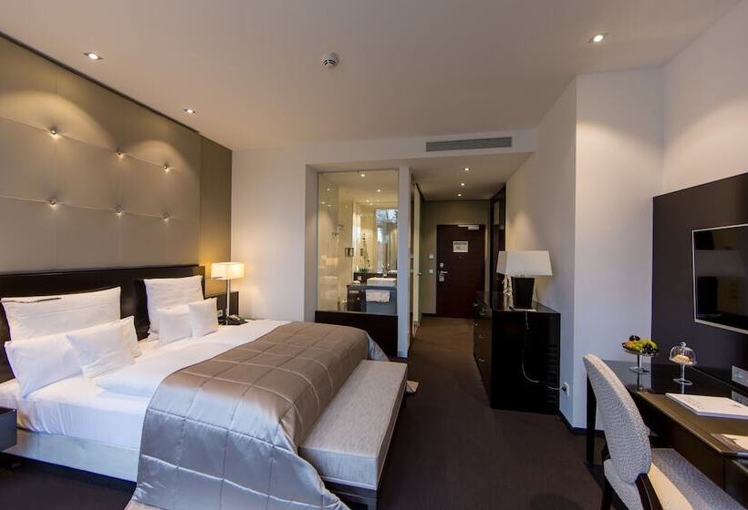 חדר קלאסי, Relais & Châteaux Hotel Burg Schwarzenstein