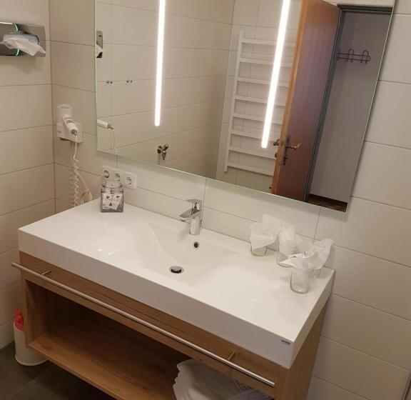 اتاق استاندارد سه تخته با بالکن, Ruchti Zeit Für Mich