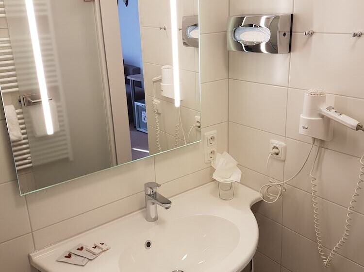 اتاق استاندارد سه تخته با بالکن, Ruchti Zeit Für Mich