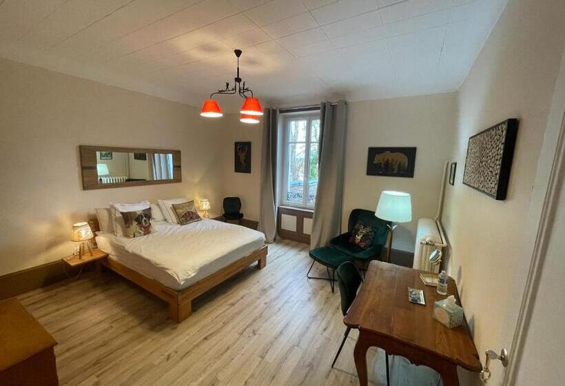 غرفة قياسية, La Maison Bleue « la Charade »