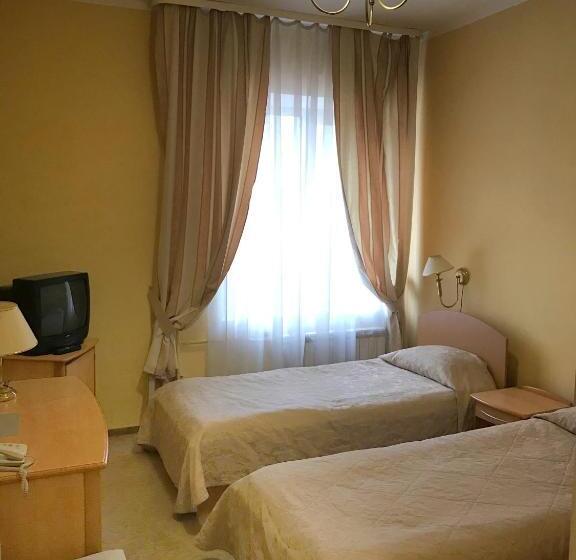 Quarto standard, готель ягодин