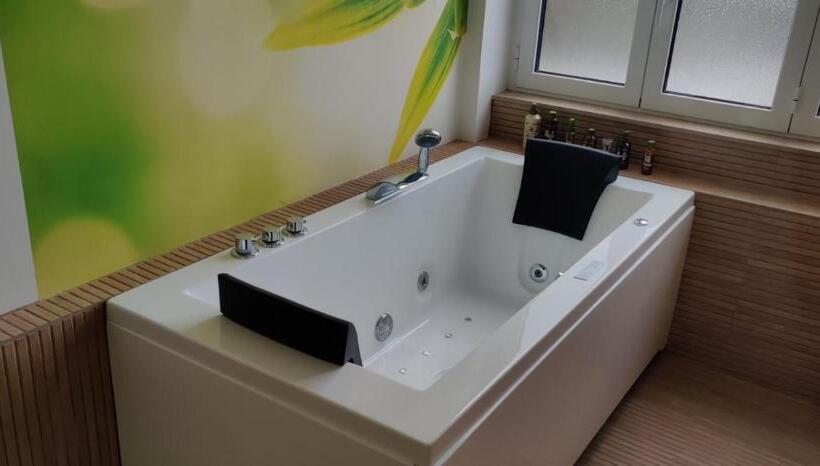 חדר דלוקס, Arco Vesuviano