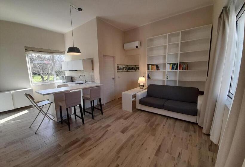 דירת חדר עם טרסה, Arco Vesuviano