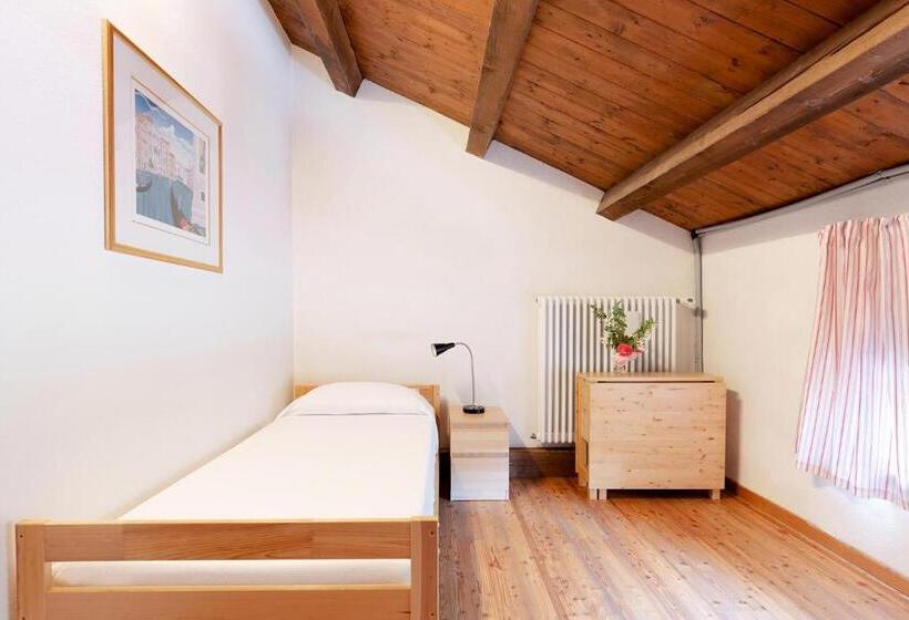 Номер Стандарт Индивидуальный Совместная Ванная, Fondazione Lucia De Conz