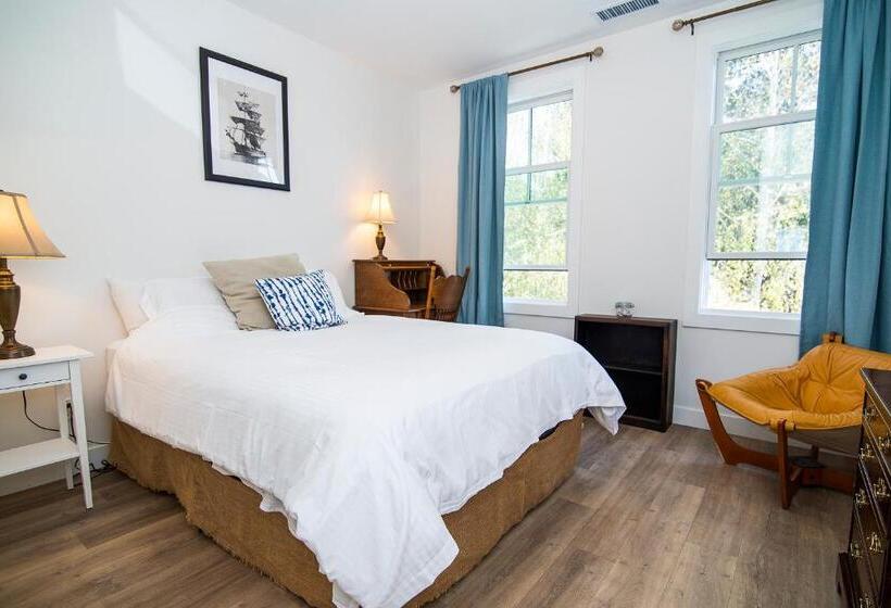 침실 1개 발코니 아파트, Smiley S Saloon &