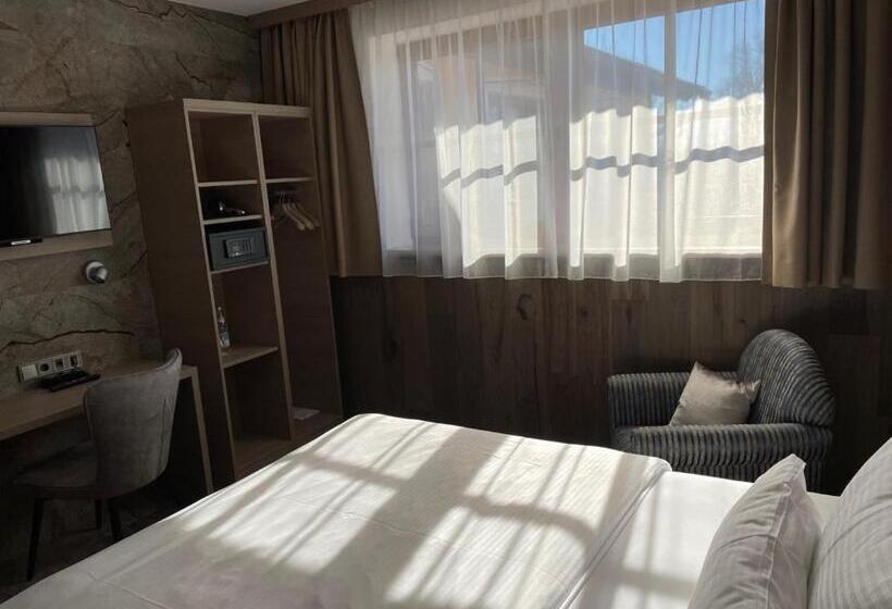 Номер Стандарт, Fohlenhof