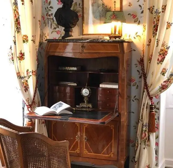 スタンダードルーム, Manoir De La Croix Saint Louis Luxury Guest House