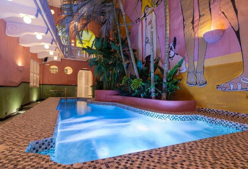 스탠다드 발코니 룸, Casa Movida Hostel
