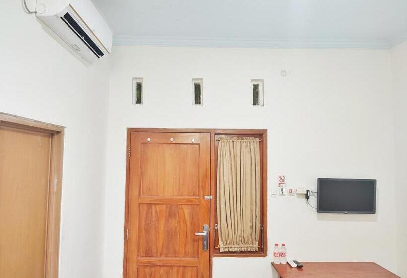 标准间, Happy Syariah Hotel Near Jombor Mitra Reddoorz