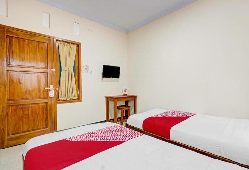 标准间, Happy Syariah Hotel Near Jombor Mitra Reddoorz