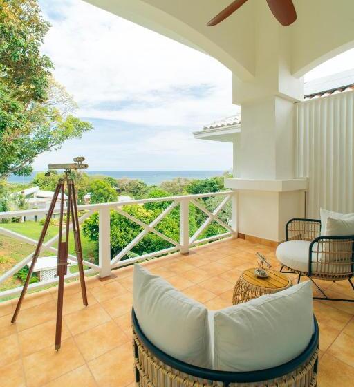 سوئیت با تخت بزرگ, Blue Roatan Resort