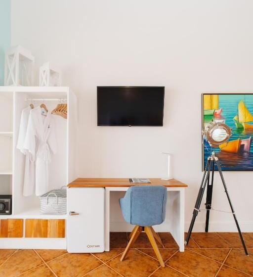 سوئیت با تخت بزرگ, Blue Roatan Resort