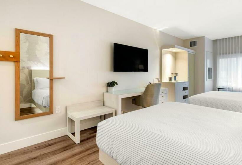 Номер Стандарт Кровать Кинг Адаптированный для Инвалидов, Cambria Hotel Calabasas   Malibu