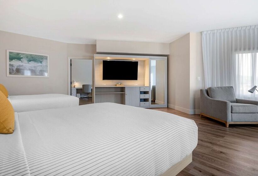 סוויטה מותאמת לאדם עם מוגבלויות, Cambria Hotel Calabasas   Malibu