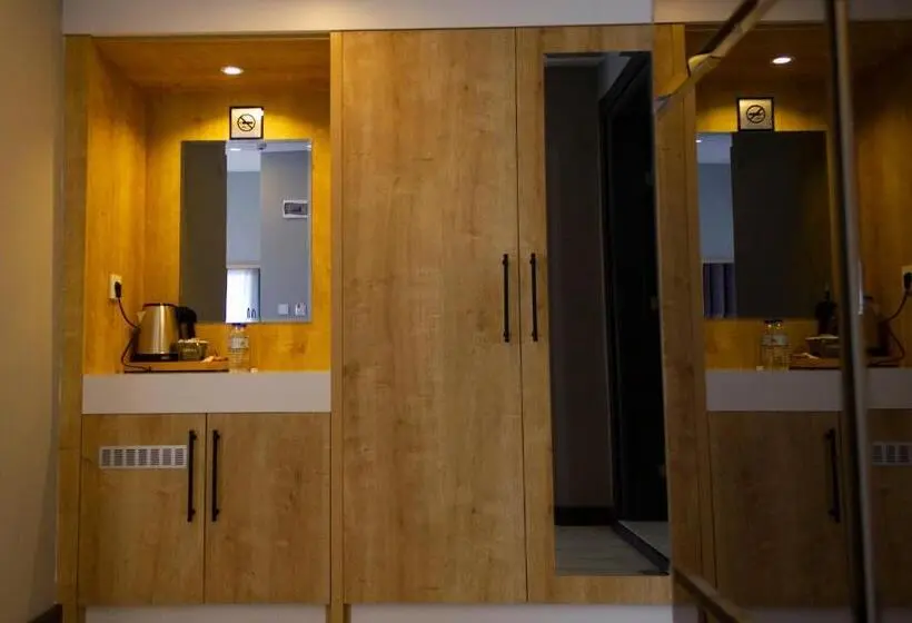 Suite with Terrace, L Opera Deluxe