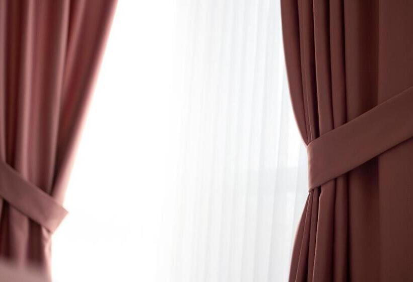 סוויטה עם טרסה, L Opera Deluxe