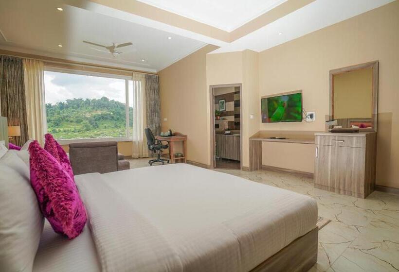 이그제큐티브 스위트, Neugal Riverfront Resort