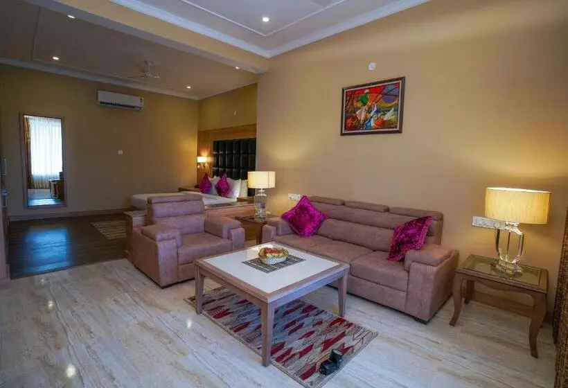 Sviitti, Neugal Riverfront Resort
