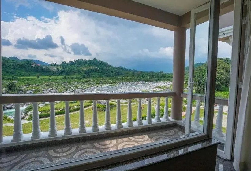 Sviitti, Neugal Riverfront Resort