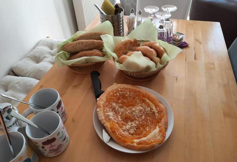 חדר סטנדרט, Penzion Zahrada Nad řekou, Restaurace A Kavárna   Parkování Grátis