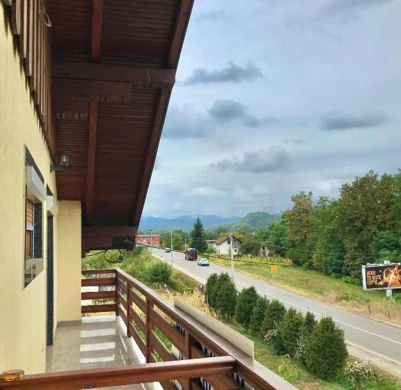 اتاق استاندارد سه نفره, Sobe Markočević