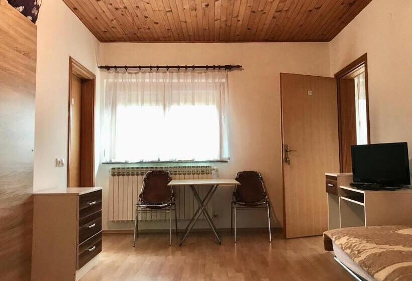 اتاق استاندارد چهار تخته, Sobe Markočević