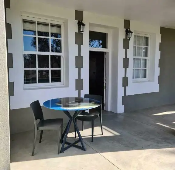 プールビュースタンダードルーム, Avondrust Guest House