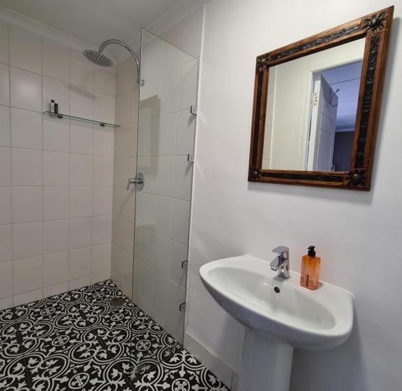 Семейный Номер Вид на Горы, Avondrust Guest House