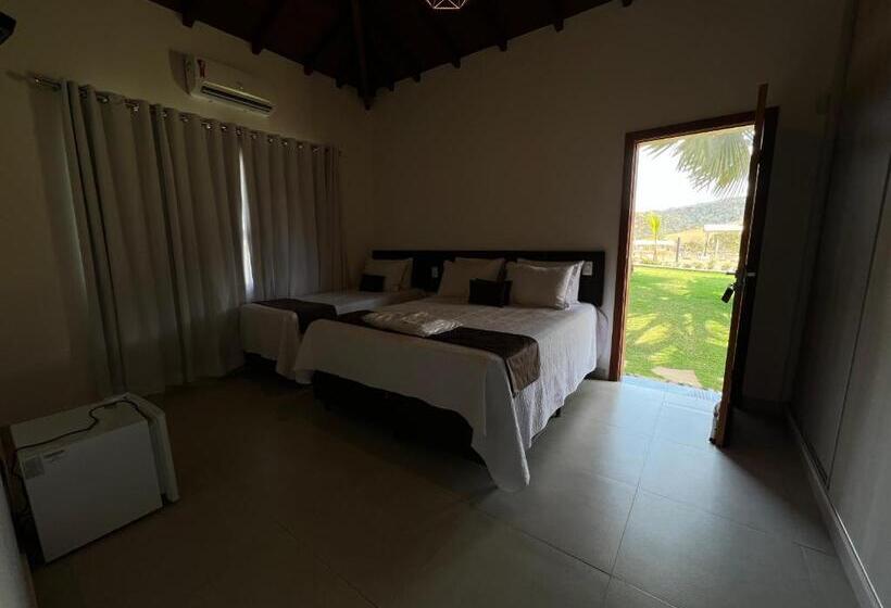 标准三人间, Pousada Pé Da Serra