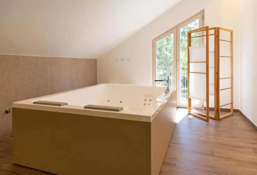 ハイドロマッサージバス付きスイート, Relais Chalons D’orange