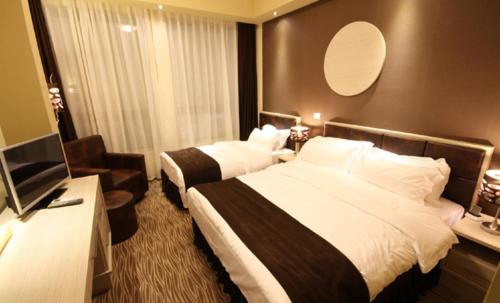 اتاق لوکس سه تخته, Saint Michael