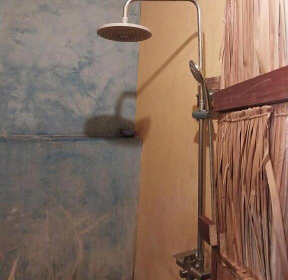 اتاق استاندارد با سرویس بهداشتی مشترک, Green Garden Guest House