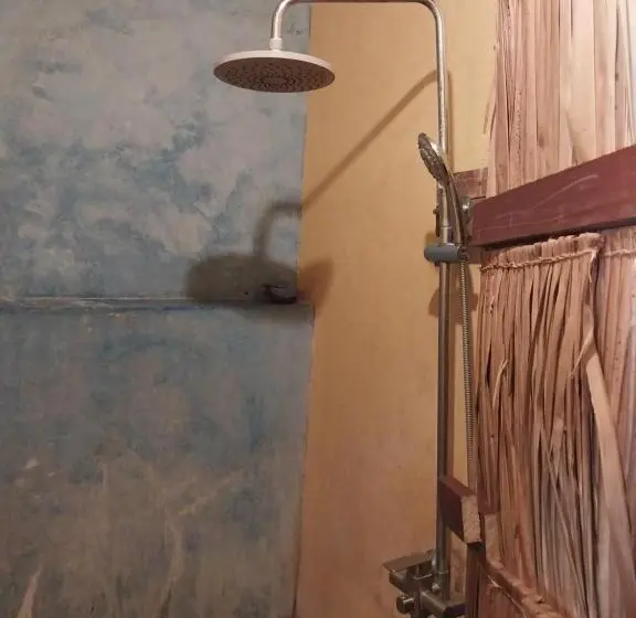 اتاق استاندارد با سرویس بهداشتی مشترک, Green Garden Guest House
