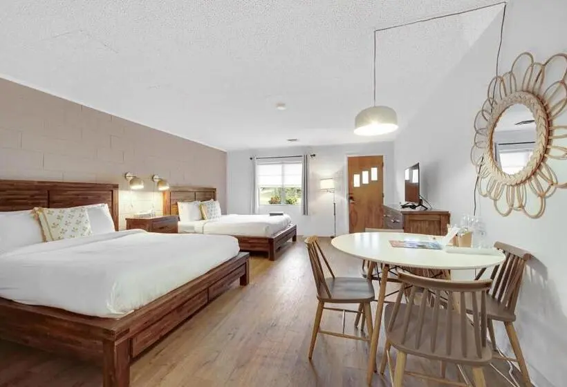 デラックスルーム, Al & Sally S Motel