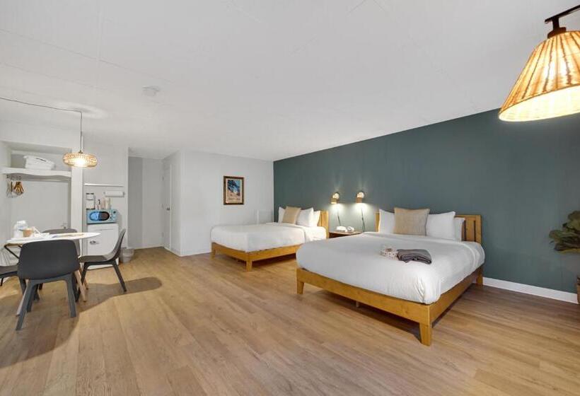 Номер Deluxe, Al & Sally S Motel